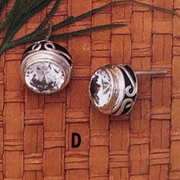 Silpada Sterling Silver CZ Harlequin Post Earrings - Picture 15 of 16